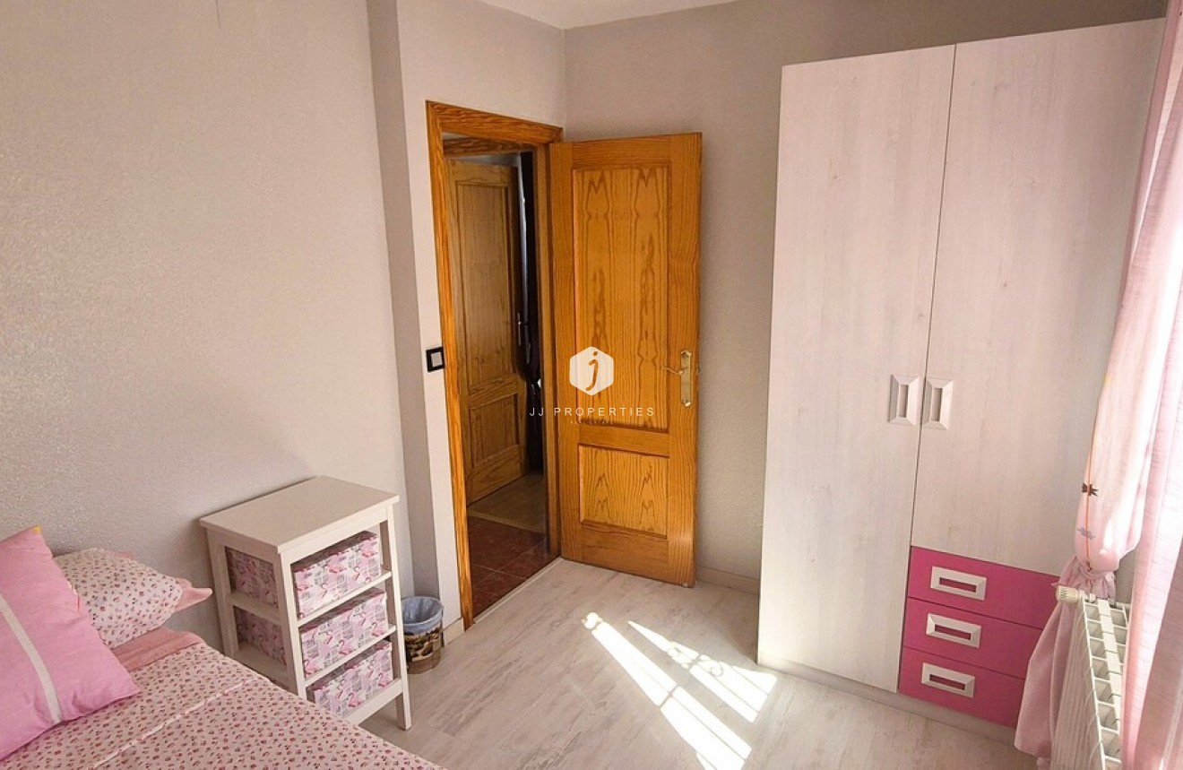 Z drugiej ręki - Szalet -
Torrevieja - Costa Blanca