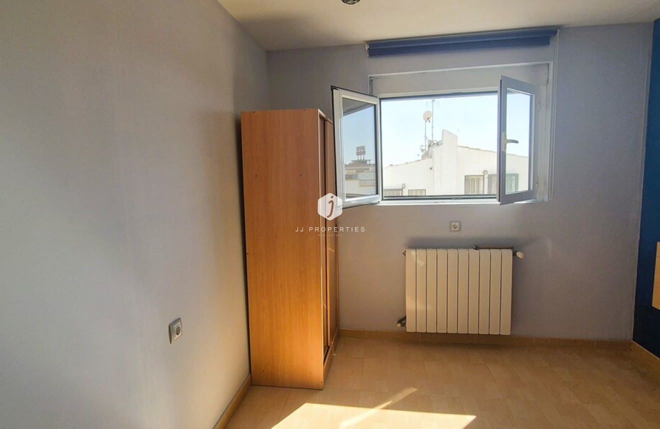 Z drugiej ręki - Szalet -
Torrevieja - Costa Blanca