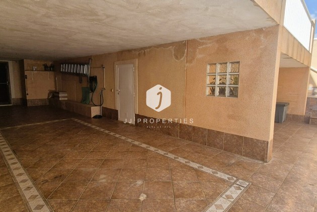 Z drugiej ręki - Szalet -
Torrevieja - Costa Blanca