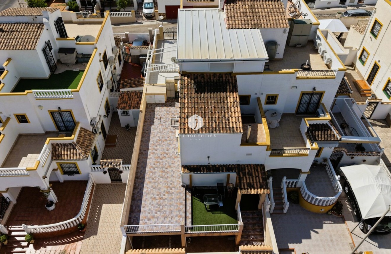 Z drugiej ręki - Szalet -
Torrevieja - Costa Blanca