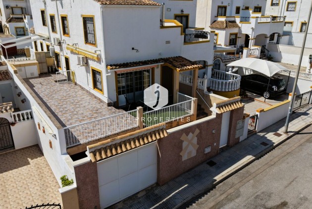 Z drugiej ręki - Szalet -
Torrevieja - Costa Blanca