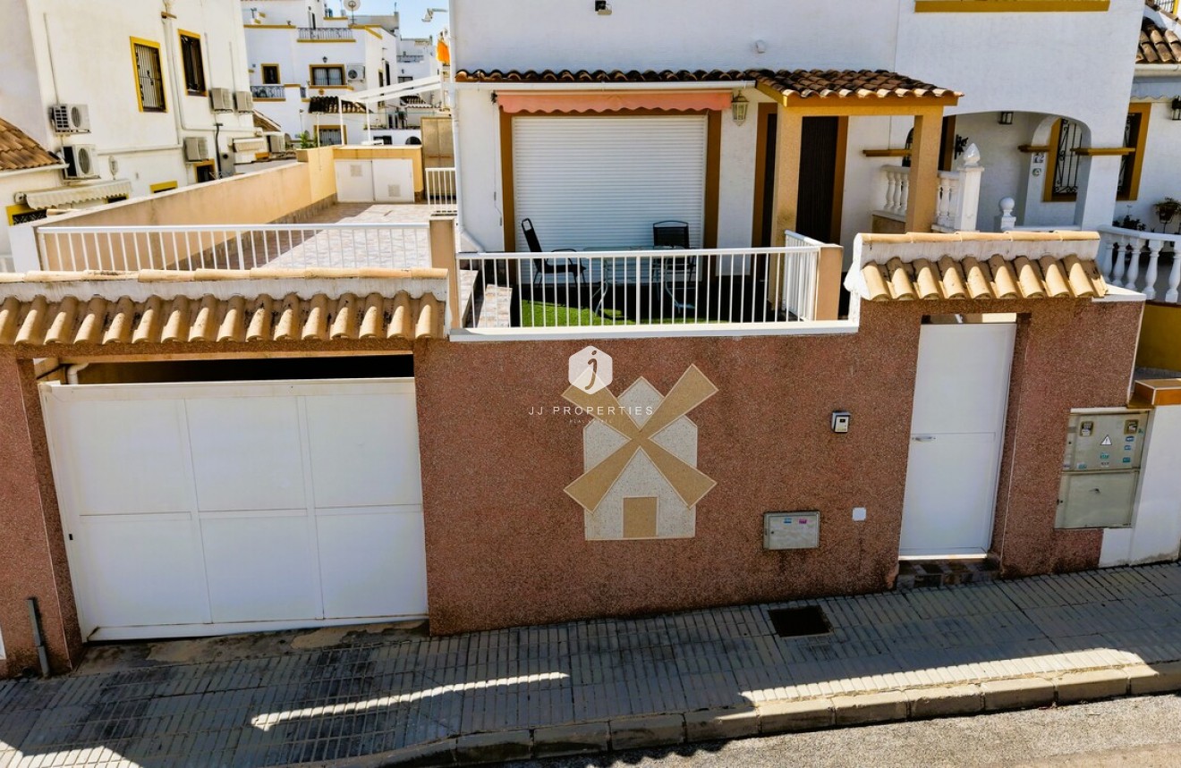 Z drugiej ręki - Szalet -
Torrevieja - Costa Blanca