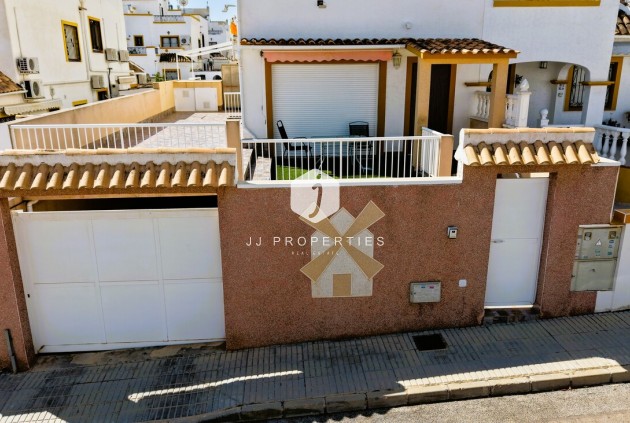 Z drugiej ręki - Szalet -
Torrevieja - Costa Blanca