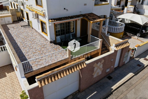 Z drugiej ręki - Szalet -
Torrevieja - Costa Blanca