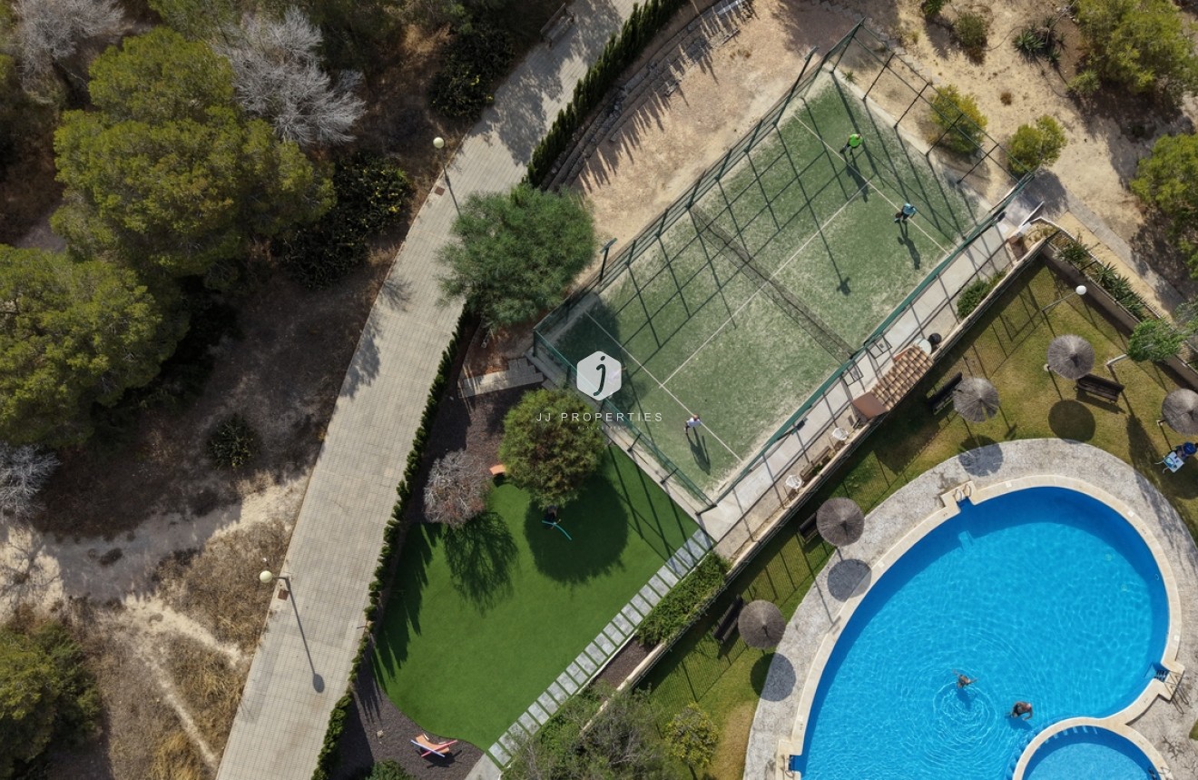 Z drugiej ręki - Szalet -
Torrevieja - Costa Blanca