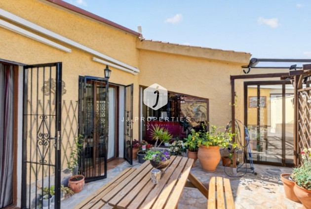 Resale - Villa -
Torrevieja - Costa Blanca