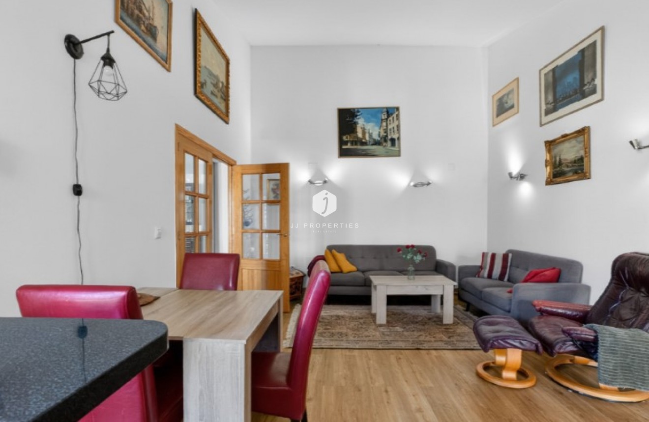 Resale - Villa -
Torrevieja - Costa Blanca