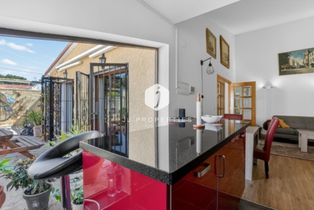 Resale - Villa -
Torrevieja - Costa Blanca