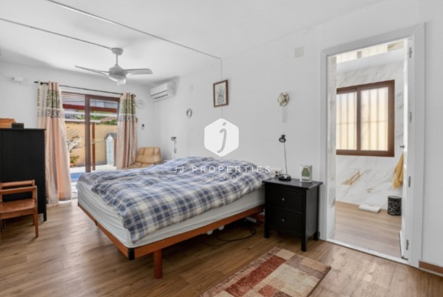 Resale - Villa -
Torrevieja - Costa Blanca