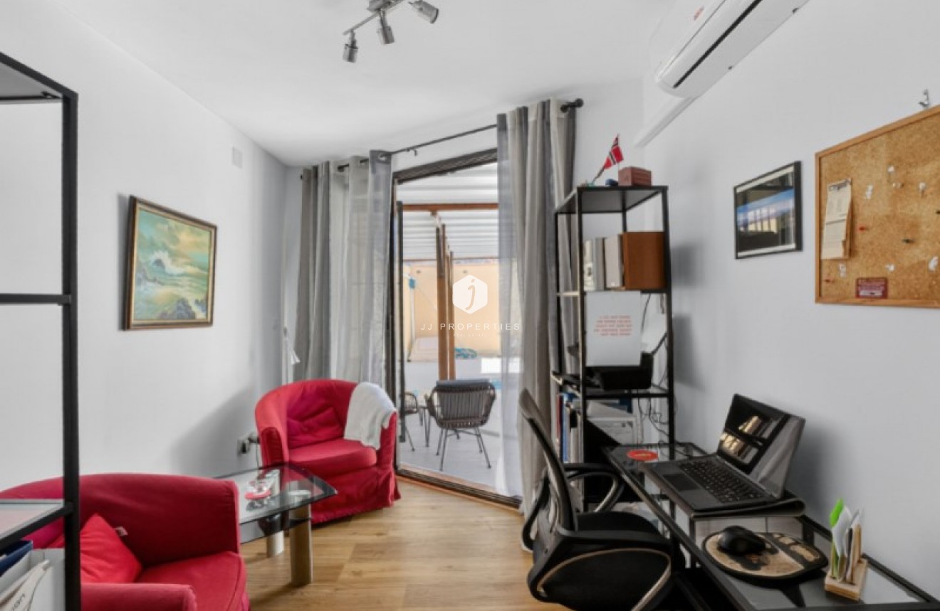 Resale - Villa -
Torrevieja - Costa Blanca