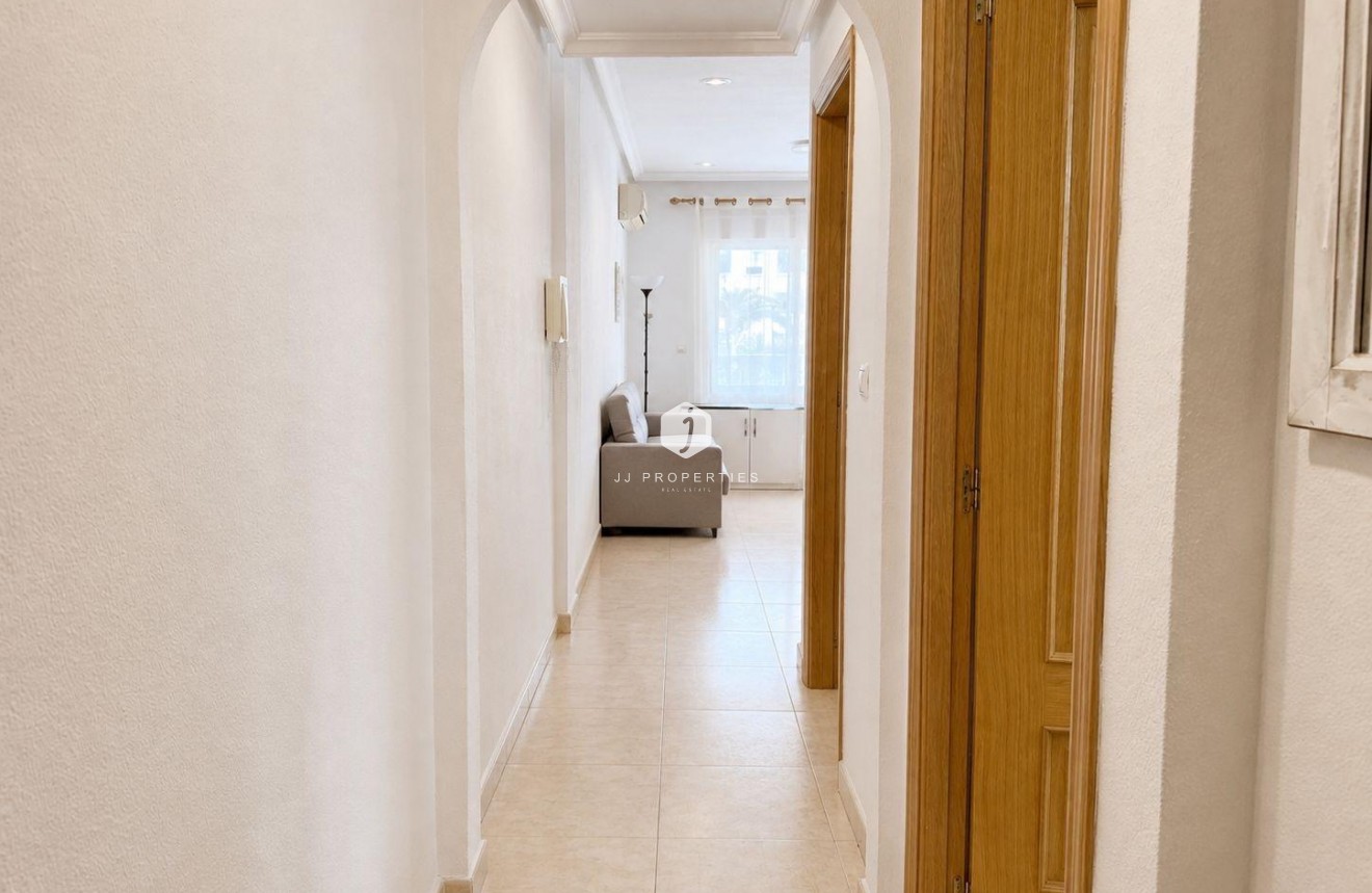 Tweedehands - Appartement / flat -
Torrevieja - Playa del Cura