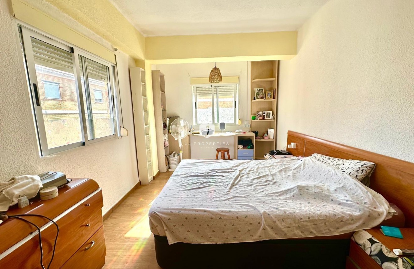 Tweedehands - Appartement / flat -
Torrevieja - Estacion de autobuses