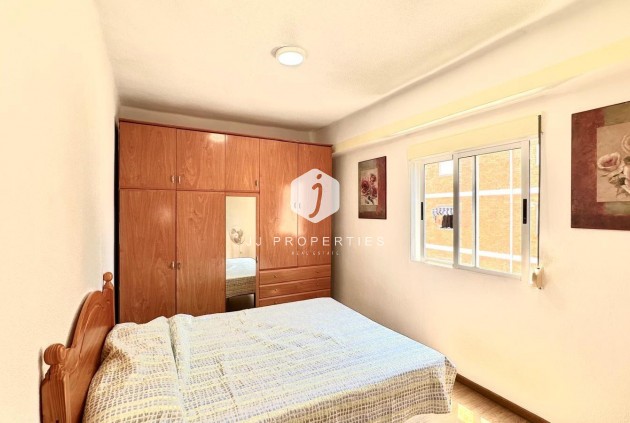Tweedehands - Appartement / flat -
Torrevieja - Estacion de autobuses