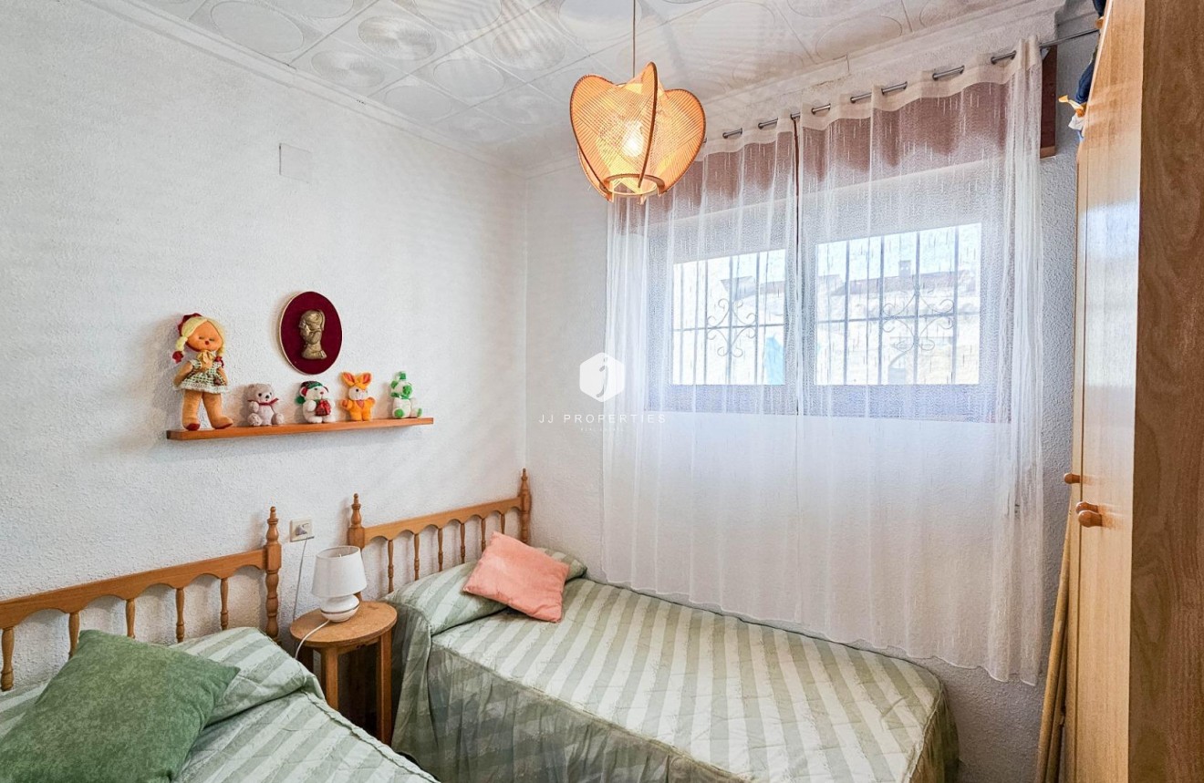 Tweedehands - Bungalow -
Torrevieja - Torretas