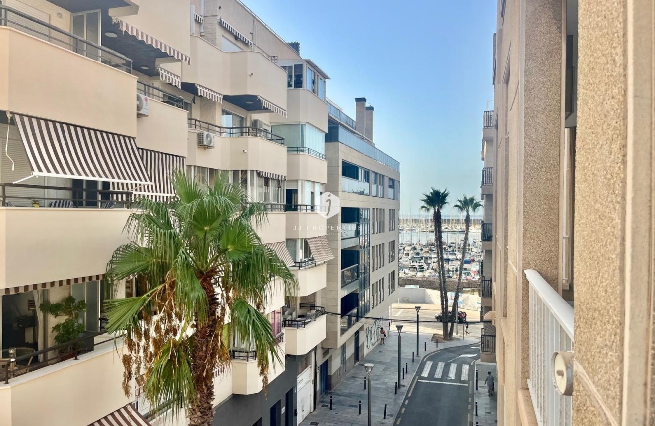 Segunda mano - Apartamento / piso -
Torrevieja