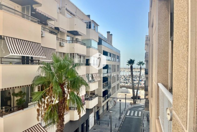 Segunda mano - Apartamento / piso -
Torrevieja