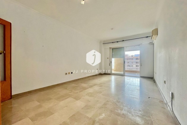 Segunda mano - Apartamento / piso -
Torrevieja