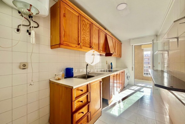 Segunda mano - Apartamento / piso -
Torrevieja