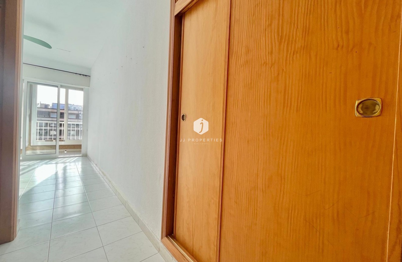 Segunda mano - Apartamento / piso -
Torrevieja