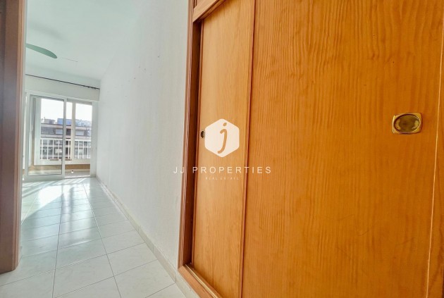 Segunda mano - Apartamento / piso -
Torrevieja