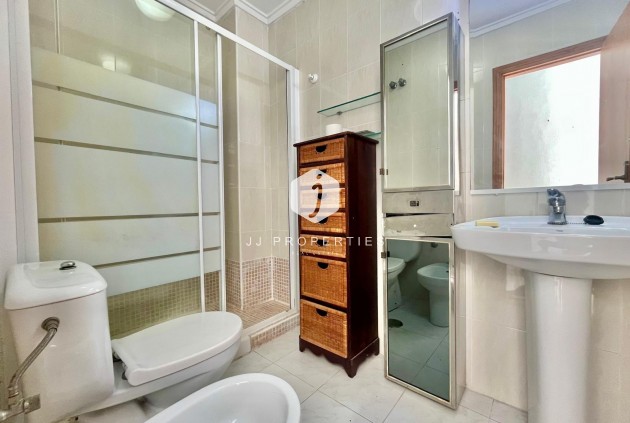 Segunda mano - Apartamento / piso -
Torrevieja