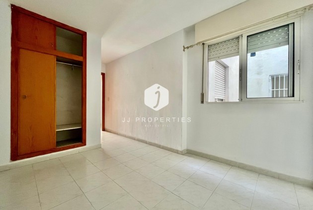 Segunda mano - Apartamento / piso -
Torrevieja
