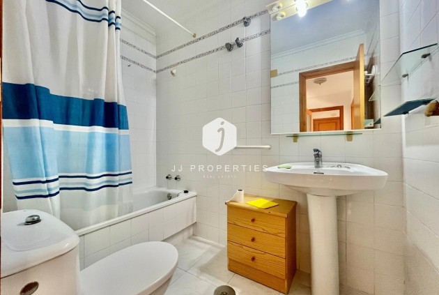Segunda mano - Apartamento / piso -
Torrevieja