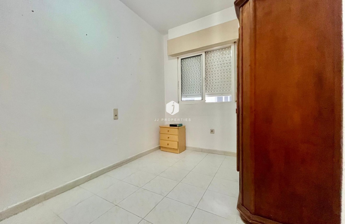 Segunda mano - Apartamento / piso -
Torrevieja