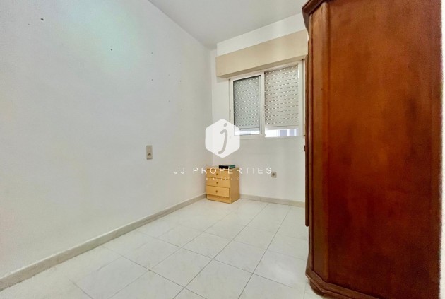 Segunda mano - Apartamento / piso -
Torrevieja