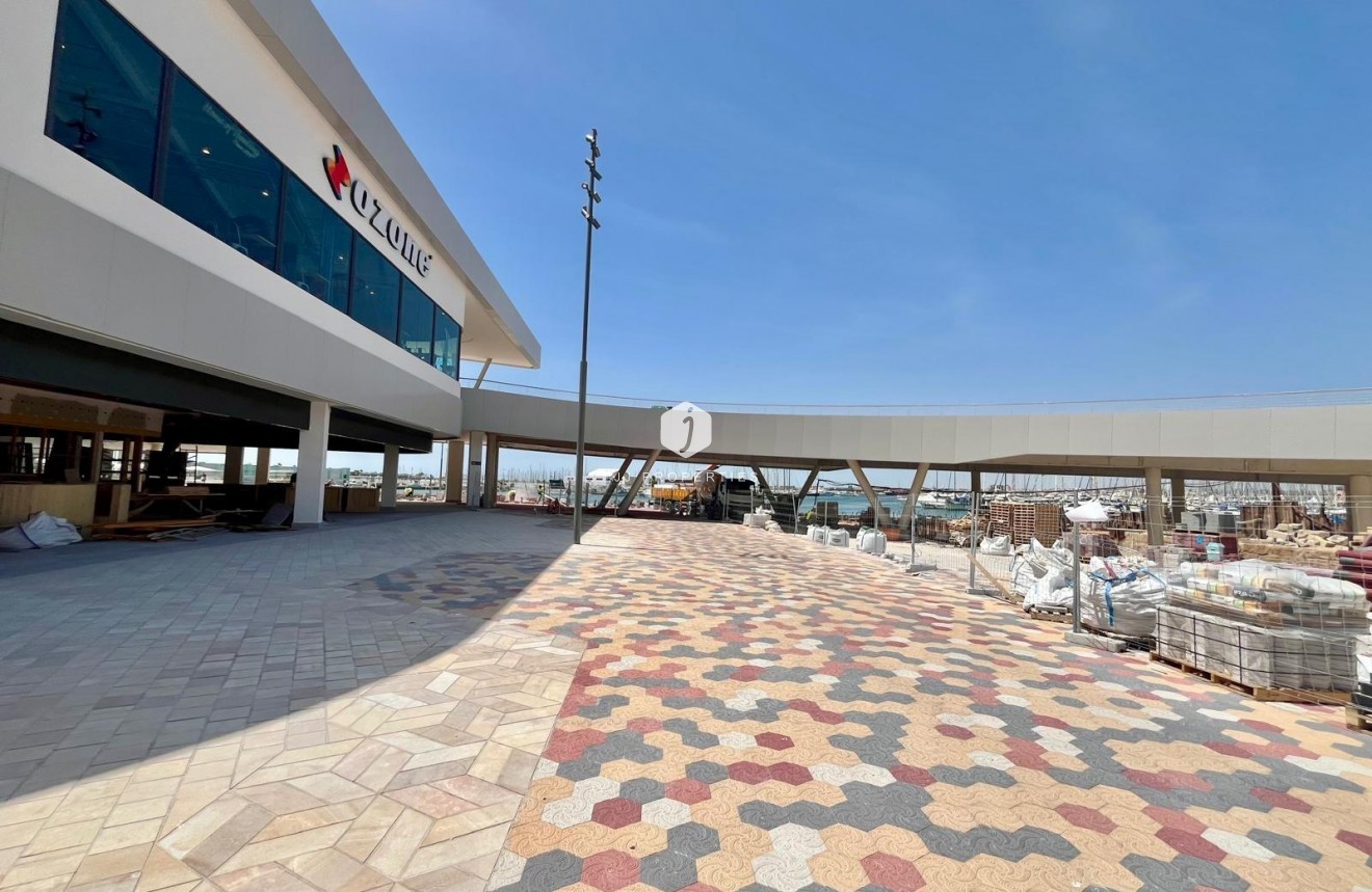 Segunda mano - Apartamento / piso -
Torrevieja