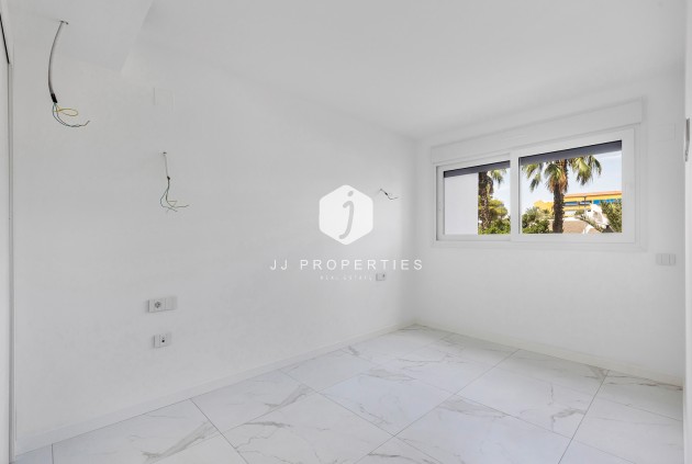 Tweedehands - Appartement / flat -
Torrevieja - Costa Blanca