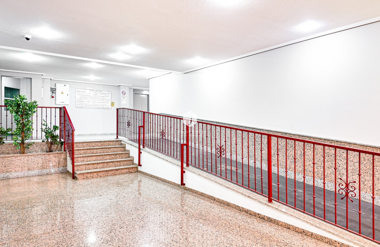 Tweedehands - Appartement / flat -
Torrevieja - Costa Blanca
