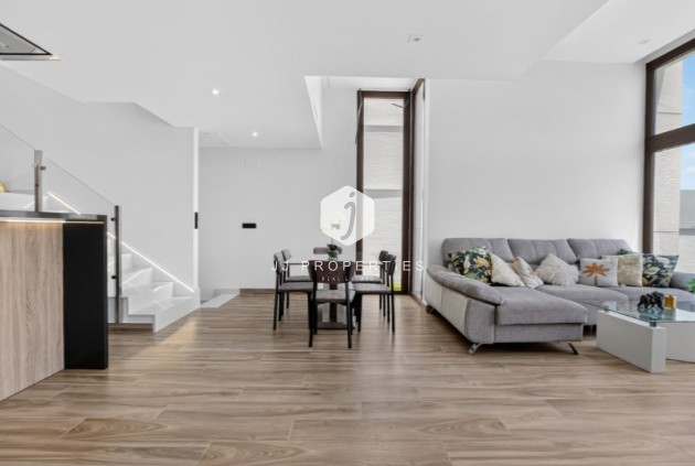 Tweedehands - Villa -
Torrevieja - Costa Blanca