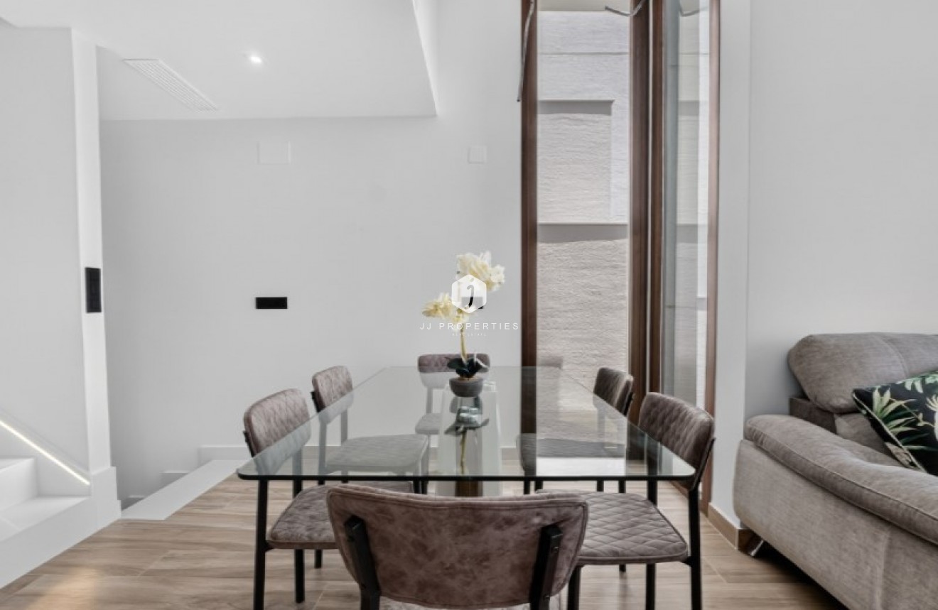 Tweedehands - Villa -
Torrevieja - Costa Blanca