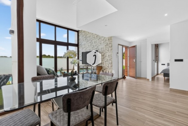 Tweedehands - Villa -
Torrevieja - Costa Blanca