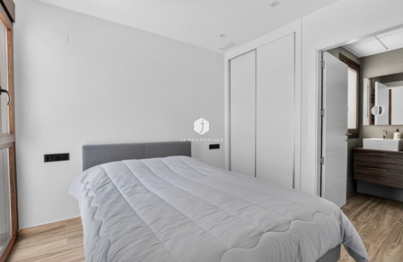 Tweedehands - Villa -
Torrevieja - Costa Blanca