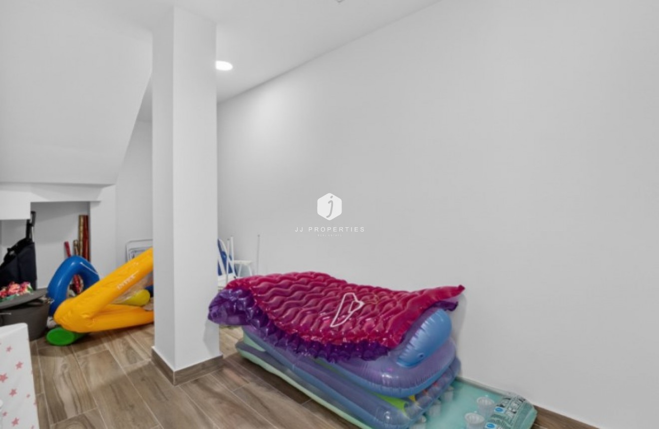 Tweedehands - Villa -
Torrevieja - Costa Blanca