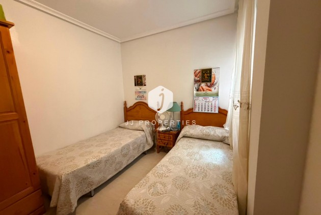 Tweedehands - Appartement / flat -
Torrevieja - Estacion de autobuses