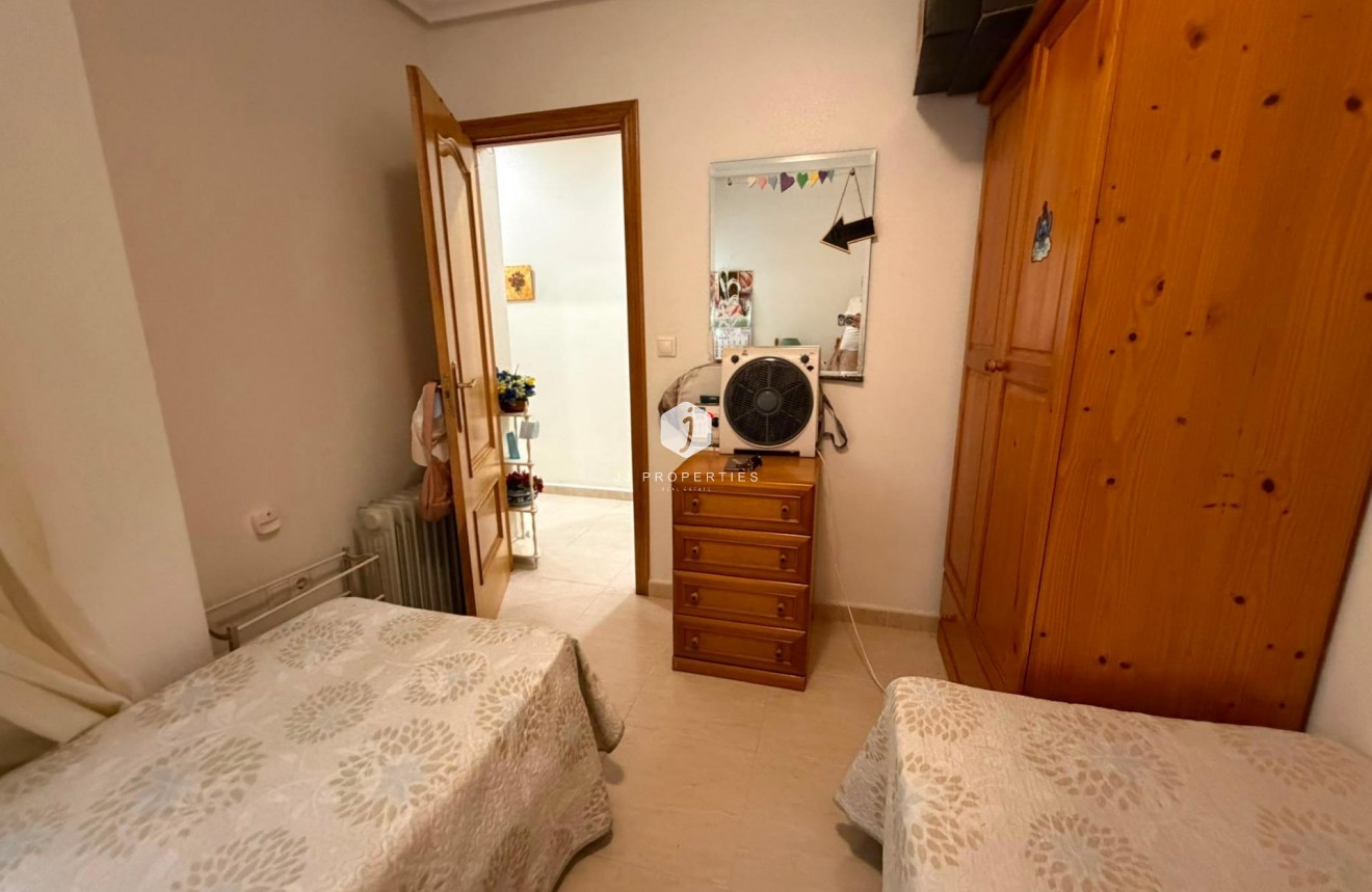 Tweedehands - Appartement / flat -
Torrevieja - Estacion de autobuses