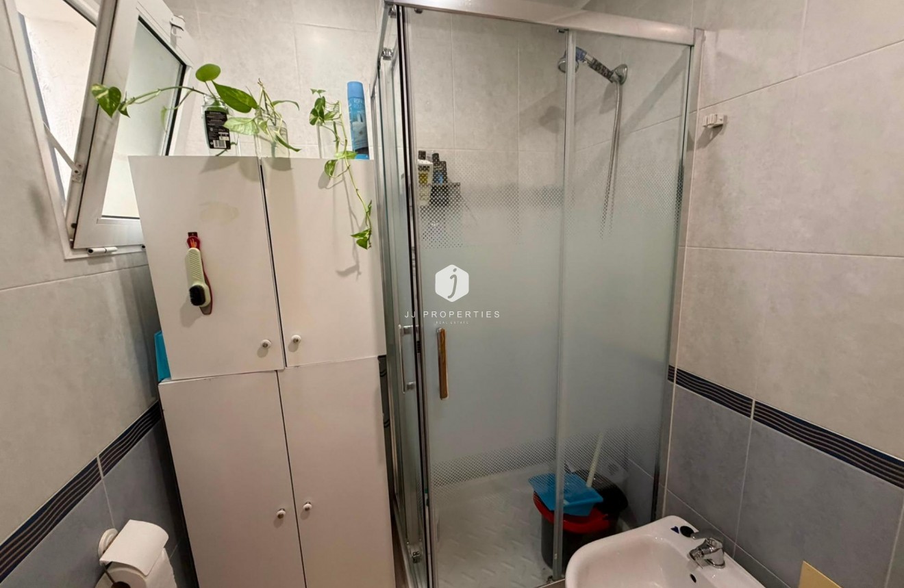 Tweedehands - Appartement / flat -
Torrevieja - Estacion de autobuses