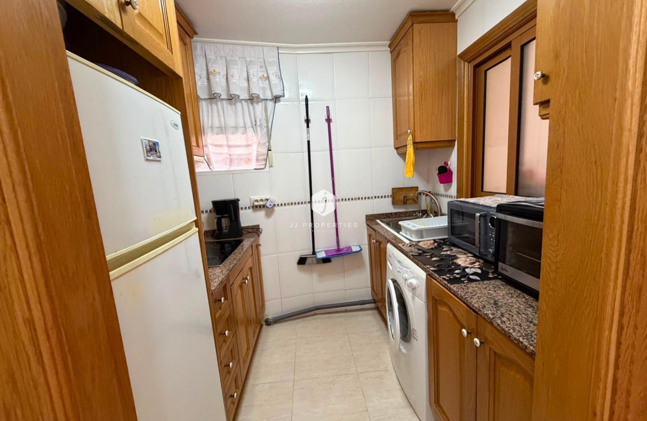 Tweedehands - Appartement / flat -
Torrevieja - Estacion de autobuses