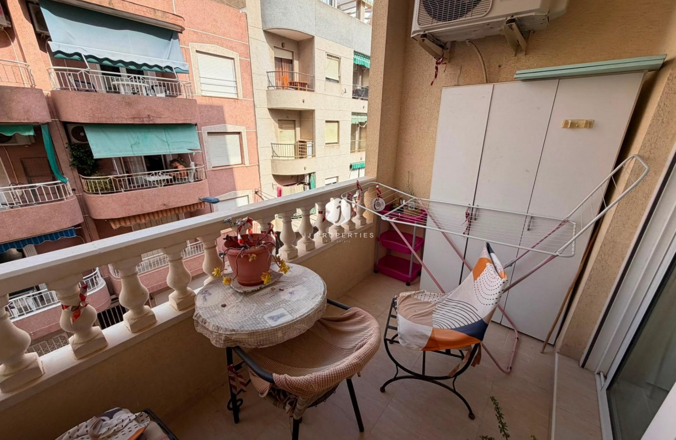Tweedehands - Appartement / flat -
Torrevieja - Estacion de autobuses