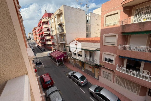 Tweedehands - Appartement / flat -
Torrevieja - Estacion de autobuses