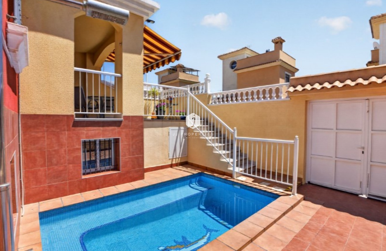 Z drugiej ręki - Szalet -
Torrevieja - Costa Blanca