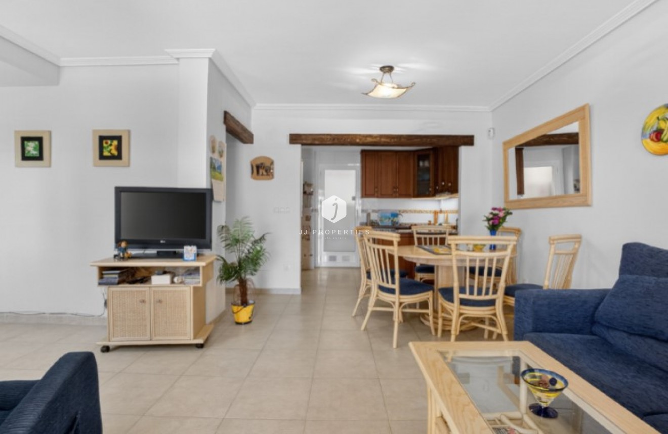 Z drugiej ręki - Szalet -
Torrevieja - Costa Blanca