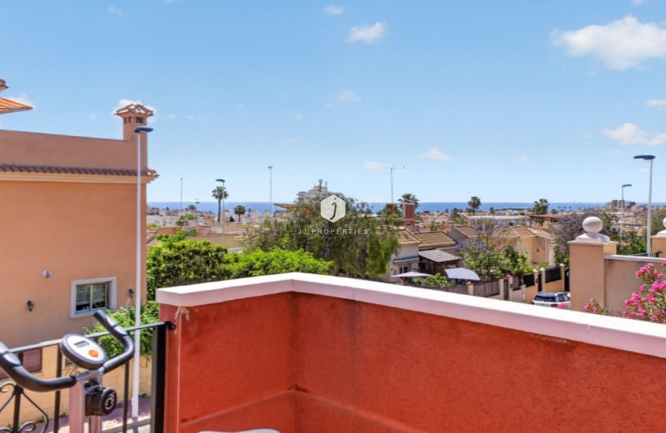 Z drugiej ręki - Szalet -
Torrevieja - Costa Blanca