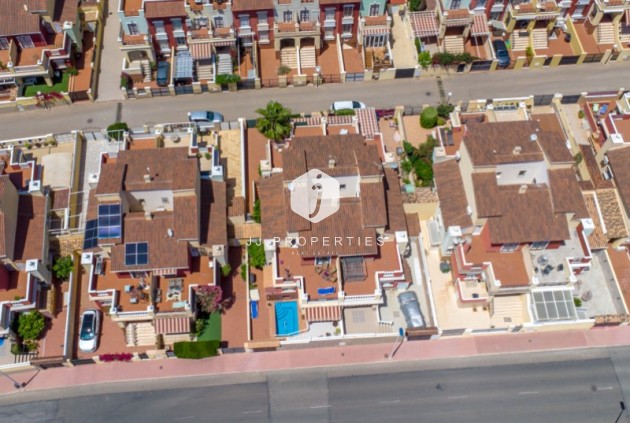 Z drugiej ręki - Szalet -
Torrevieja - Costa Blanca
