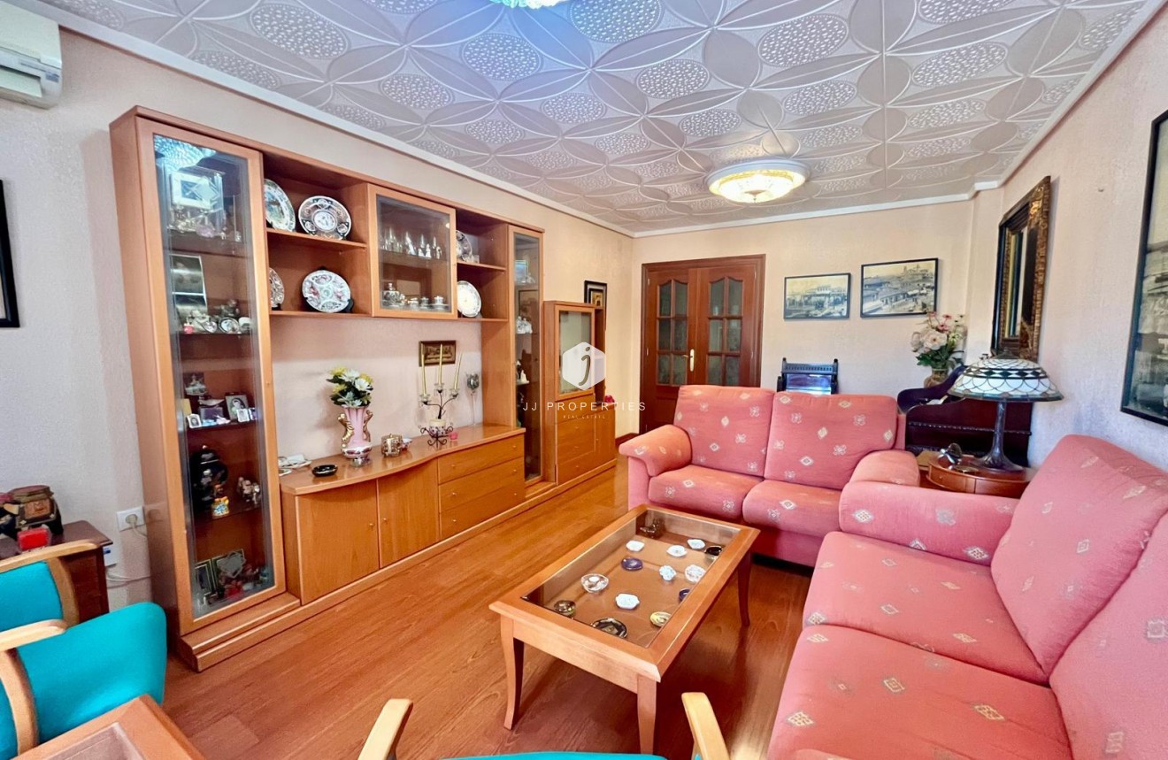 D'occasion - Appartement -
Torrevieja - Centro