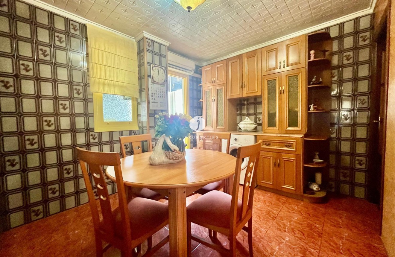 D'occasion - Appartement -
Torrevieja - Centro