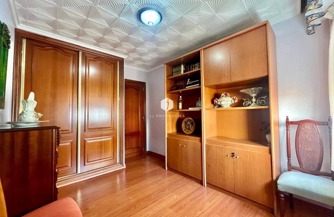 D'occasion - Appartement -
Torrevieja - Centro